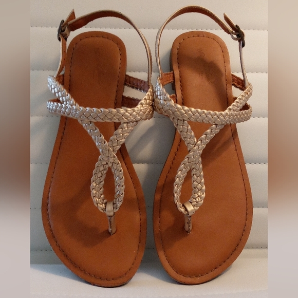 Universal Thread Sandals - Picture 3 of 6